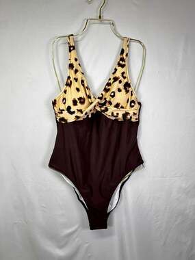 Cupshe Leopard Print Twist-Front Colorblock One-Piece Swimsuit